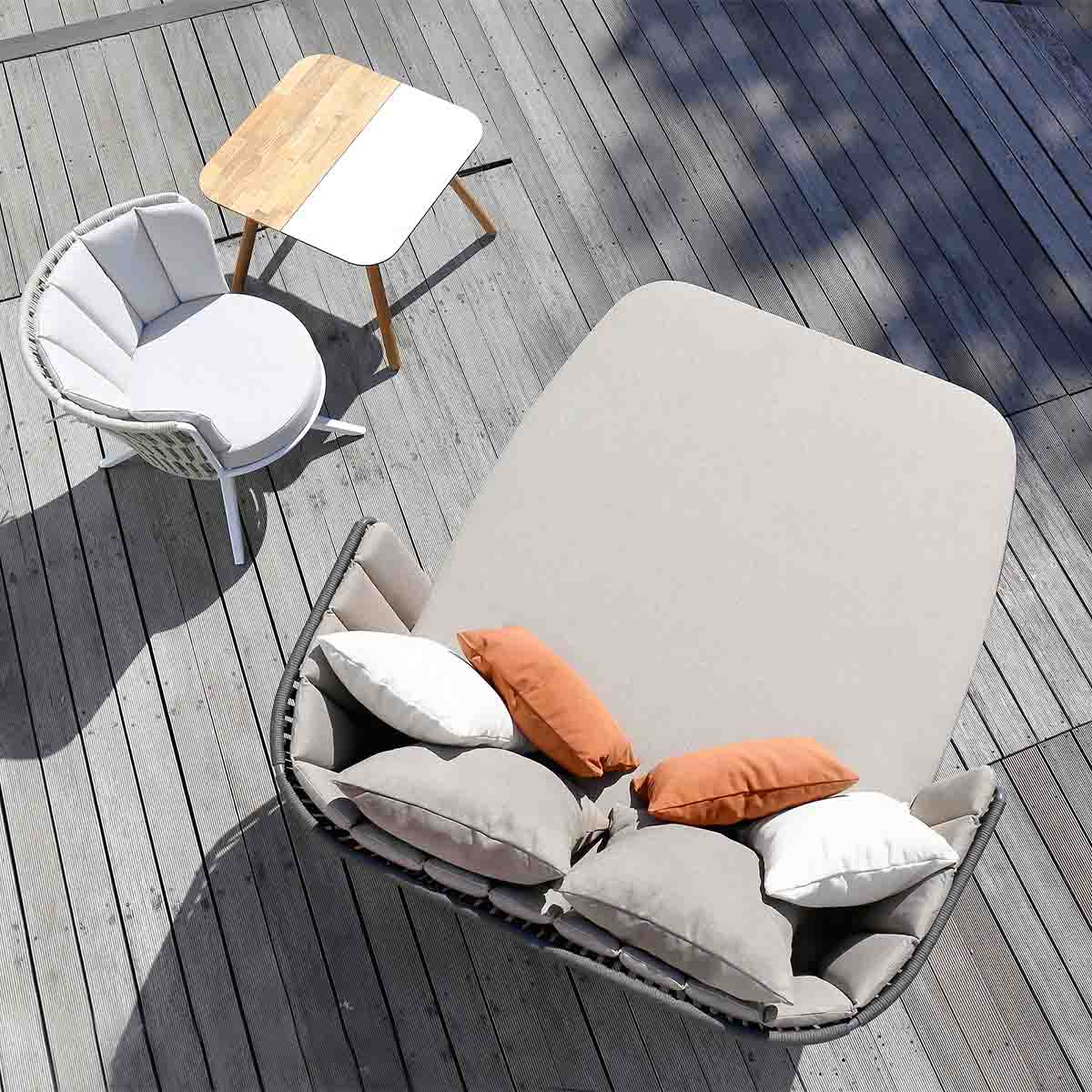 commercial outdoor daybeds with cushions